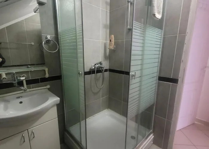 شقة Koba Backi Monostor