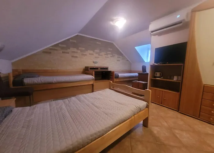 شقة Koba Backi Monostor